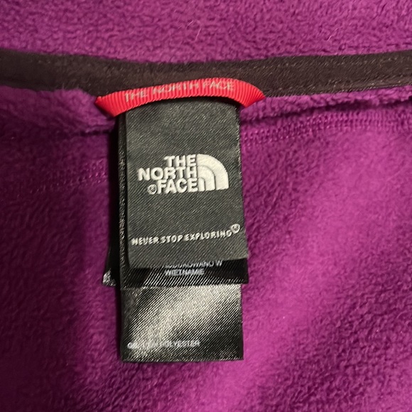 The North Face Fleece Jacket - Picture 4 of 5